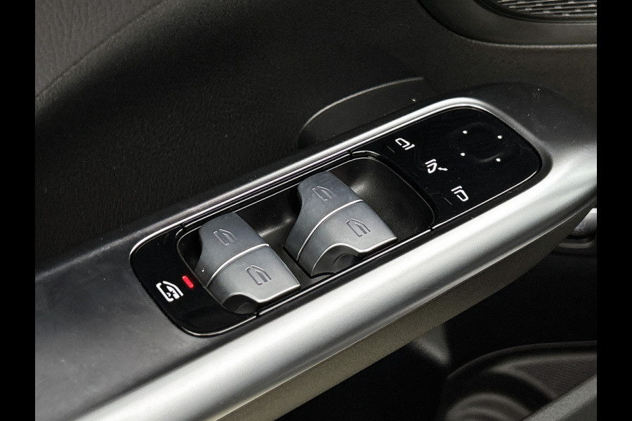 Mercedes-Benz C-Klasse Estate 300 e AMG Plug-In Hybride AMG Line | Trekhaak | Panorama Schuif-Kanteldak | Digital Licht | Rijassistentiepakket Plus incl. PRE-SAFE Inclusief 24 maanden MB Certified garantie voor Europa.