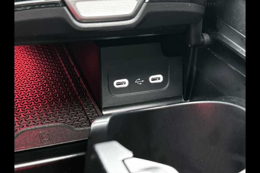 Mercedes-Benz C-Klasse Estate 300 e AMG Plug-In Hybride AMG Line | Trekhaak | Panorama Schuif-Kanteldak | Digital Licht | Rijassistentiepakket Plus incl. PRE-SAFE Inclusief 24 maanden MB Certified garantie voor Europa.