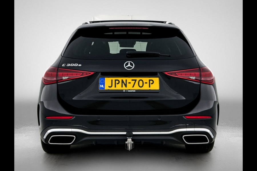 Mercedes-Benz C-Klasse Estate 300 e AMG Plug-In Hybride AMG Line | Trekhaak | Panorama Schuif-Kanteldak | Digital Licht | Rijassistentiepakket Plus incl. PRE-SAFE Inclusief 24 maanden MB Certified garantie voor Europa.