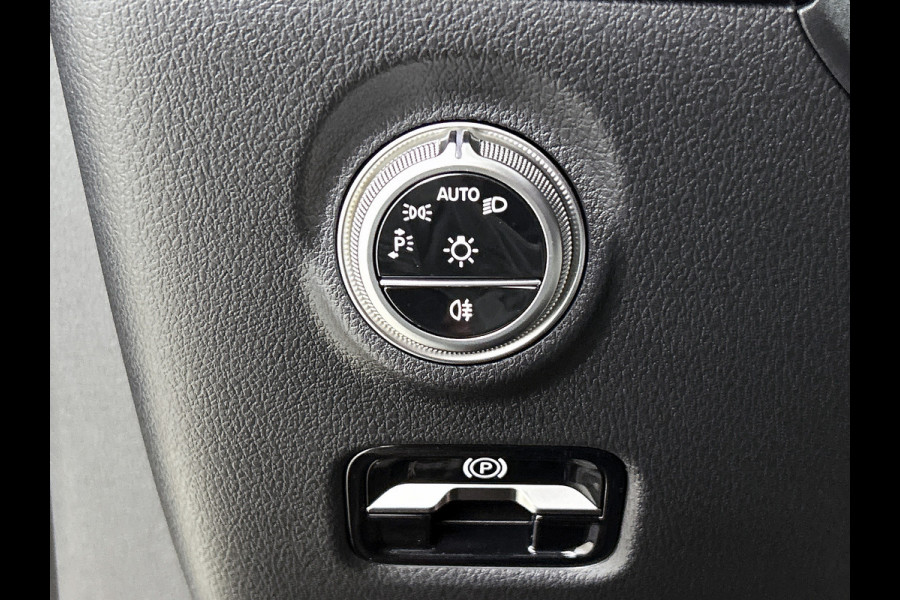 Mercedes-Benz C-Klasse Estate 300 e AMG Plug-In Hybride AMG Line | Trekhaak | Panorama Schuif-Kanteldak | Digital Licht | Rijassistentiepakket Plus incl. PRE-SAFE Inclusief 24 maanden MB Certified garantie voor Europa.