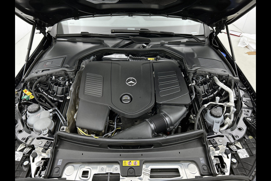 Mercedes-Benz C-Klasse Estate 300 e AMG Plug-In Hybride AMG Line | Trekhaak | Panorama Schuif-Kanteldak | Digital Licht | Rijassistentiepakket Plus incl. PRE-SAFE Inclusief 24 maanden MB Certified garantie voor Europa.