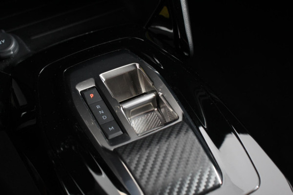 Peugeot 2008 1.2 PureTech 130pk Automaat Allure Navigatie Climate Control Lichtmetalen Velgen Parkeersensoren Cruise Control