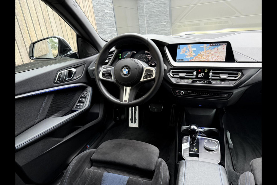 BMW 2 Serie Gran Coupé 218i M Sport Automaat | Alcantara | LED adaptief & grootlichtassistent | HiFi systeem | Achterspoiler | Apple CarPlay