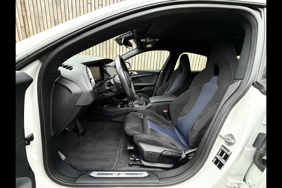 BMW 2 Serie Gran Coupé 218i M Sport Automaat | Alcantara | LED adaptief & grootlichtassistent | HiFi systeem | Achterspoiler | Apple CarPlay
