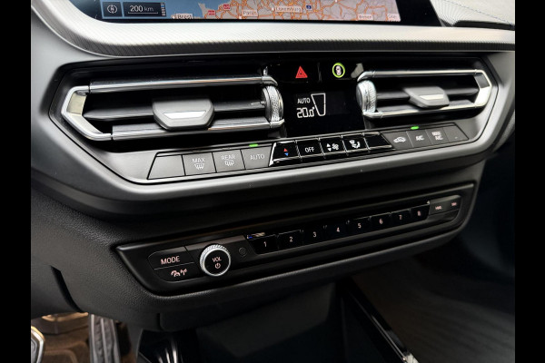 BMW 2 Serie Gran Coupé 218i M Sport Automaat | Alcantara | LED adaptief & grootlichtassistent | HiFi systeem | Achterspoiler | Apple CarPlay