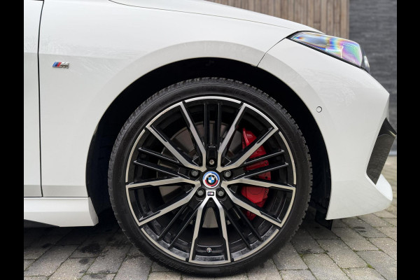 BMW 2 Serie Gran Coupé 218i M Sport Automaat | Alcantara | LED adaptief & grootlichtassistent | HiFi systeem | Achterspoiler | Apple CarPlay