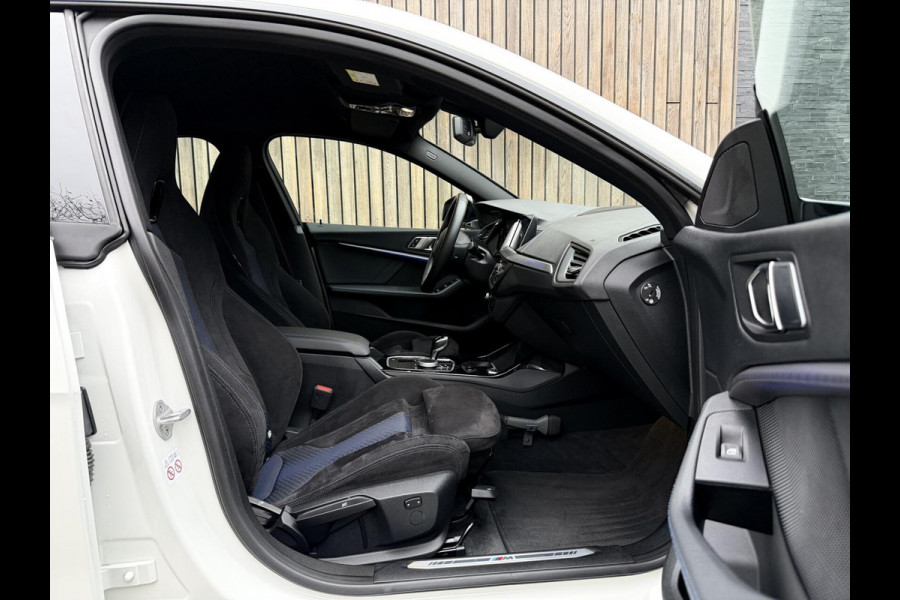 BMW 2 Serie Gran Coupé 218i M Sport Automaat | Alcantara | LED adaptief & grootlichtassistent | HiFi systeem | Achterspoiler | Apple CarPlay