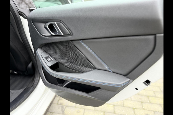 BMW 2 Serie Gran Coupé 218i M Sport Automaat | Alcantara | LED adaptief & grootlichtassistent | HiFi systeem | Achterspoiler | Apple CarPlay