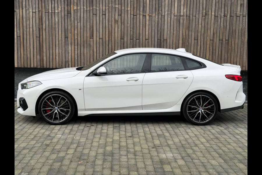 BMW 2 Serie Gran Coupé 218i M Sport Automaat | Alcantara | LED adaptief & grootlichtassistent | HiFi systeem | Achterspoiler | Apple CarPlay