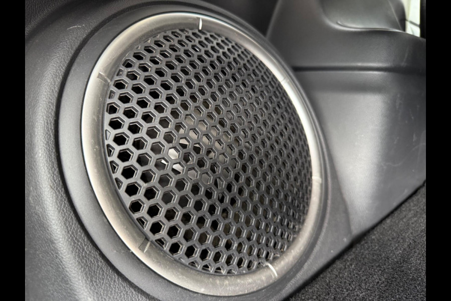 Mitsubishi Outlander 2.4 PHEV Intense+ 4WD, NAP, CarPlay, Trekhaak, Sunroof