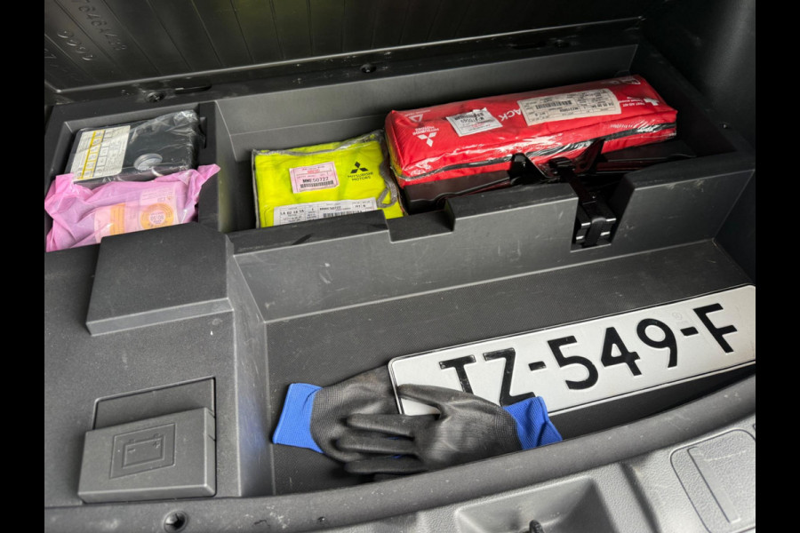 Mitsubishi Outlander 2.4 PHEV Intense+ 4WD, NAP, CarPlay, Trekhaak, Sunroof