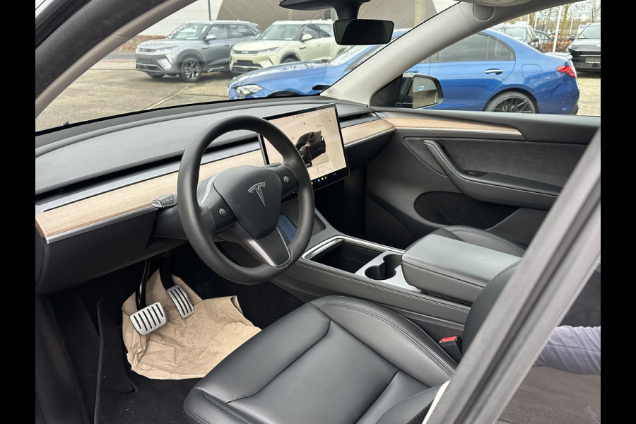 Tesla Model Y Performance AWD 75 kWh VAN: €39.900,- VOOR: €37.877,- UW EINDEJAARSVOORDEEL: €2.023,-| AUTOPILOT| VOLLEDIGE FABRIEKSGARANTIE T/M 6-2026/80.000KM | AANDRIJFLIJN EN ACCU GARANTIE T/M 12-2030 of 192.000km
