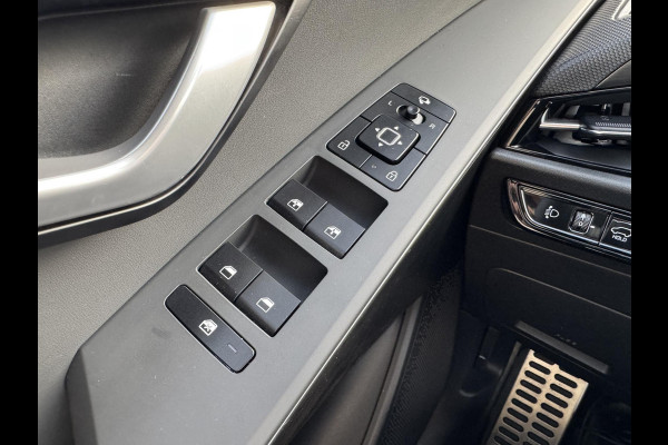 Kia Niro 1.6 GDi PHEV DynamicLine | Stoelverwarming | Adaptieve Cruise control | Bekleding in stof/lederlook | Achteruitrijcamera | Elek Achterklep