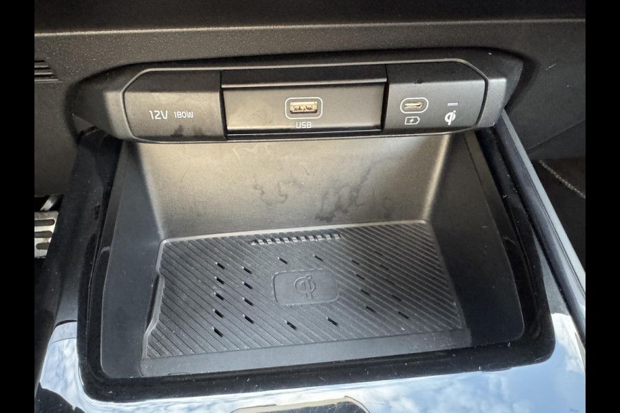 Kia Niro 1.6 GDi PHEV DynamicLine | Stoelverwarming | Adaptieve Cruise control | Bekleding in stof/lederlook | Achteruitrijcamera | Elek Achterklep