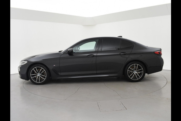 BMW 5 Serie 518D M-SPORT SEDAN + NAPPA LEDEREN COMFORTZETELS | TREKHAAK | H/K | HEAD-UP | SFEERVERLICHTING