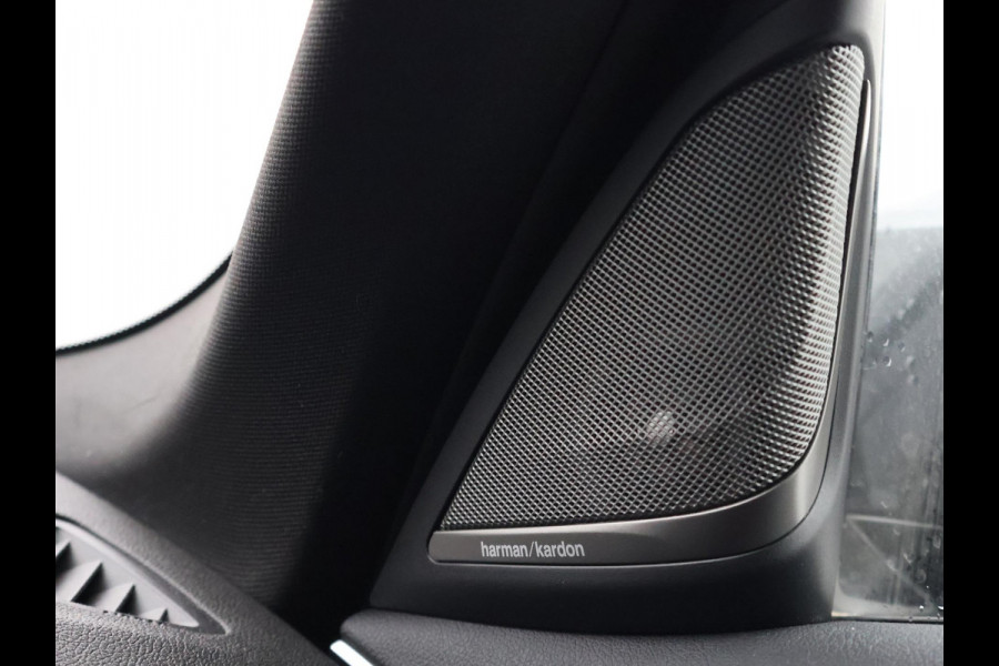 BMW 5 Serie 518D M-SPORT SEDAN + NAPPA LEDEREN COMFORTZETELS | TREKHAAK | H/K | HEAD-UP | SFEERVERLICHTING