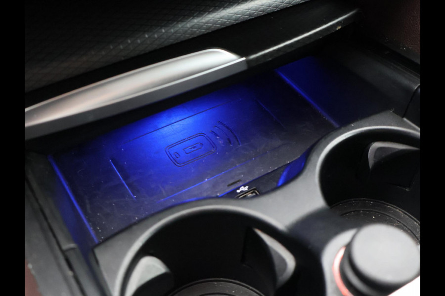 BMW 5 Serie 518D M-SPORT SEDAN + NAPPA LEDEREN COMFORTZETELS | TREKHAAK | H/K | HEAD-UP | SFEERVERLICHTING