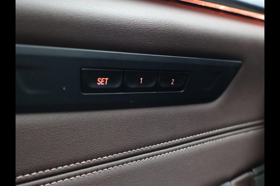 BMW 5 Serie 518D M-SPORT SEDAN + NAPPA LEDEREN COMFORTZETELS | TREKHAAK | H/K | HEAD-UP | SFEERVERLICHTING