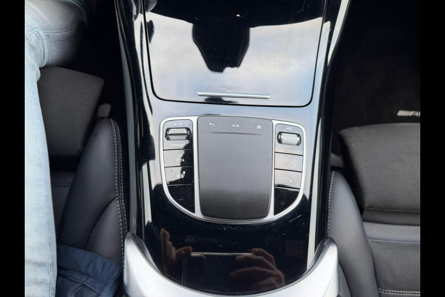 Mercedes-Benz EQC 400 4MATIC Business Solution AMG 80 kWh VAN: €37.900,- VOOR: €35.877,- UW EINDEJAARSVOORDEEL: €2.023,-| ADAPTIVE CRUISE CONTROL| ELEK. ACHTERKLEP| CAMERA