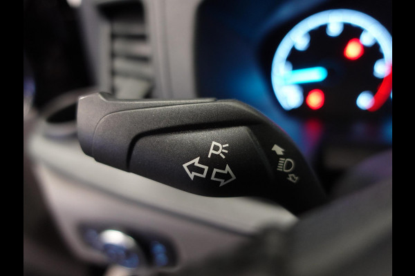 Ford Transit Custom 300 2.0 TDCI L2H1 Trend Automaat Airco Navigatie Cruisecontrol Camera Parkeersensoren