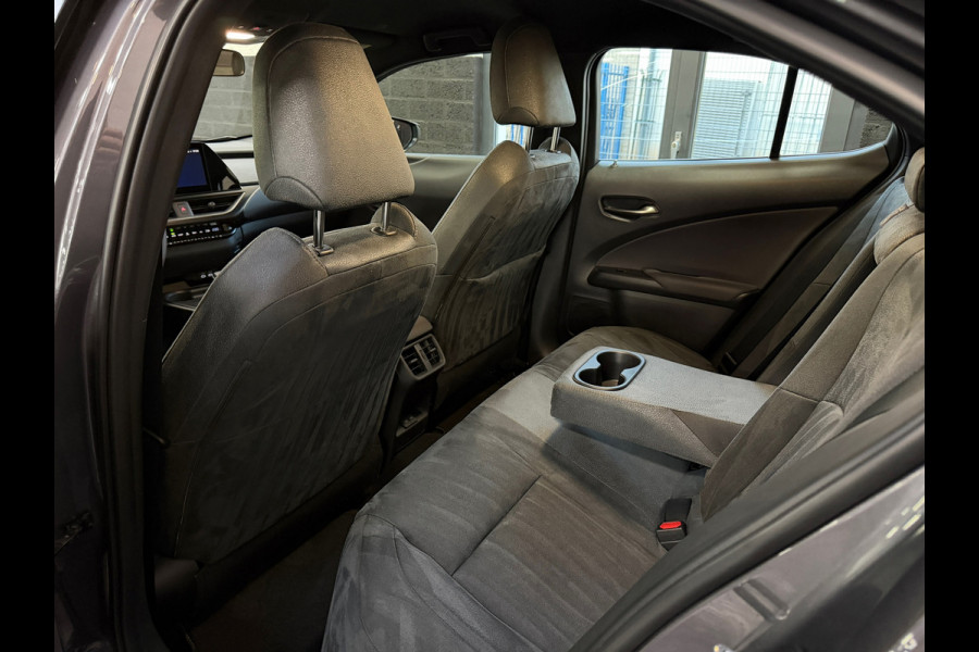 Lexus UX 300e Business Line 73 kWh | 1927KM | Nieuwe Auto | 06-2025 | Camera | Alcantara | SOH 100%