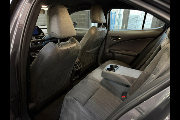 Lexus UX 300e Business Line 73 kWh | 1927KM | Nieuwe Auto | 06-2025 | Camera | Alcantara | SOH 100%