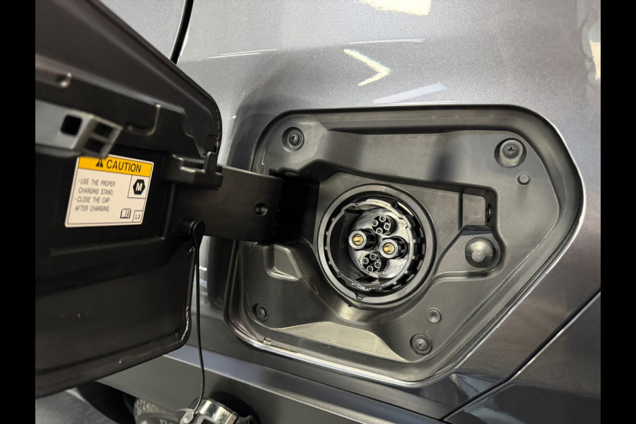 Lexus UX 300e Business Line 73 kWh | 1927KM | Nieuwe Auto | 06-2025 | Camera | Alcantara | SOH 100%