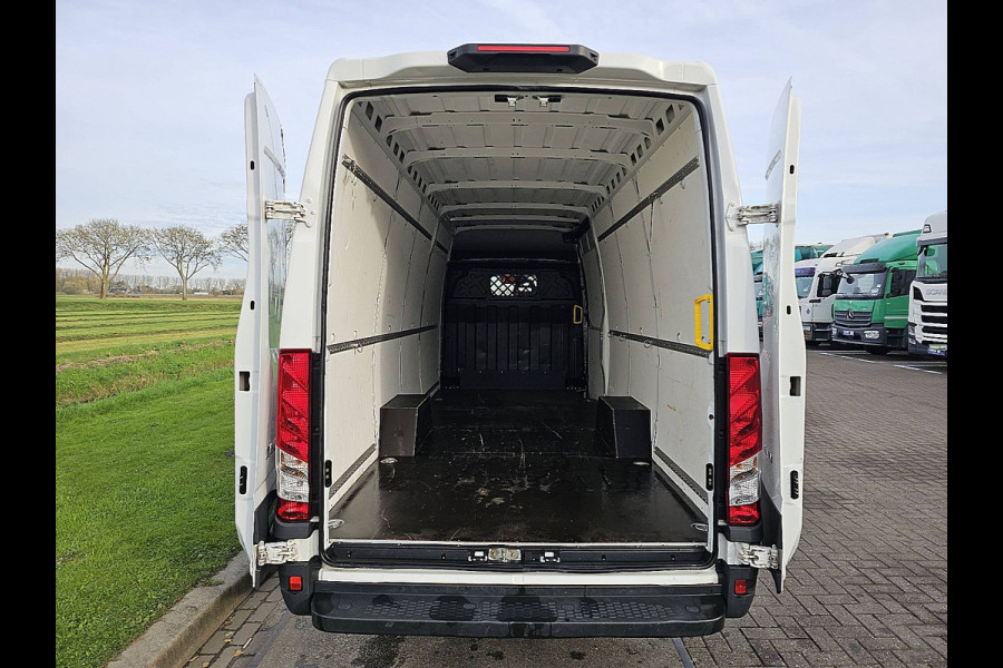 Iveco Daily 35S16V 2.3 L4H2 Automaat Airco Vleugeldeuren 3 Zits Euro6 156 PK!