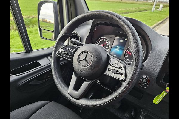 Mercedes-Benz Sprinter 317 L3H2 LAADKLEP, automaat, airco, navi, mbux, LED, camera