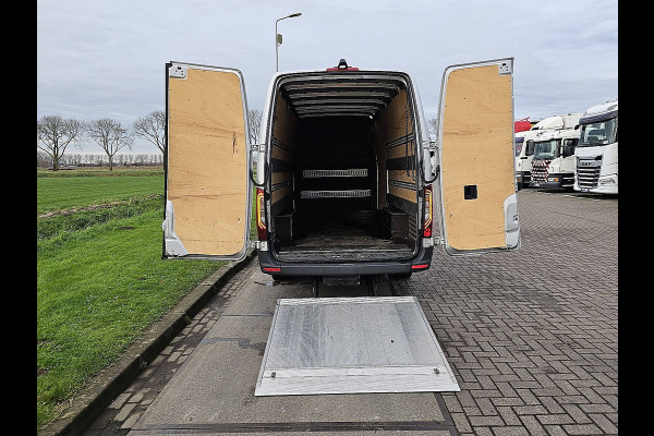 Mercedes-Benz Sprinter 317 L3H2 LAADKLEP, automaat, airco, navi, mbux, LED, camera