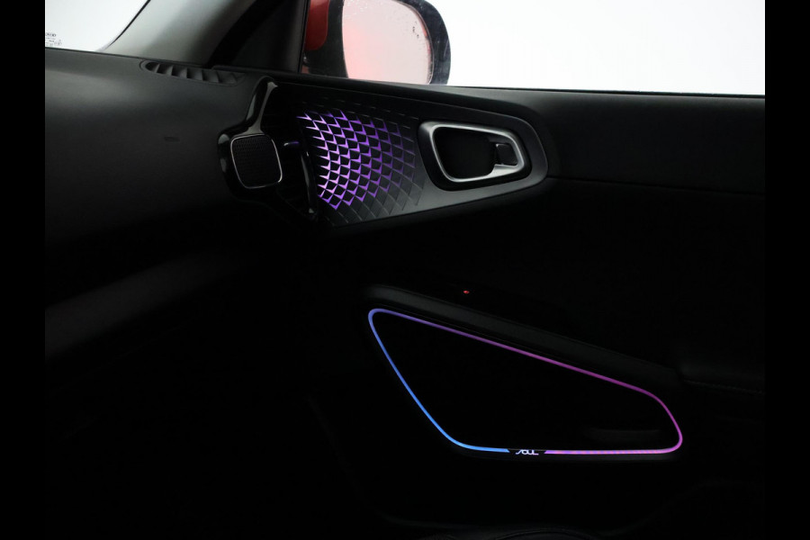 Kia e-Soul 64 kWh AUT. + HARMAN/KARDON | CAMERA | SFEERVERL. | ADAPTIVE CRUISE | STUURVERW. | STOELVERWARMING
