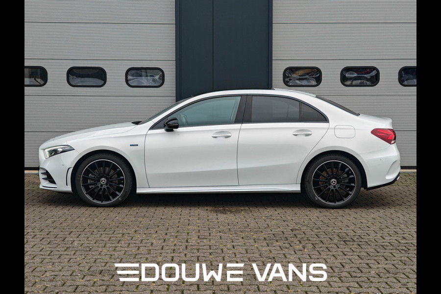 Mercedes-Benz A-Klasse 250e Sedan AMG Panorama Memory Night Pakket