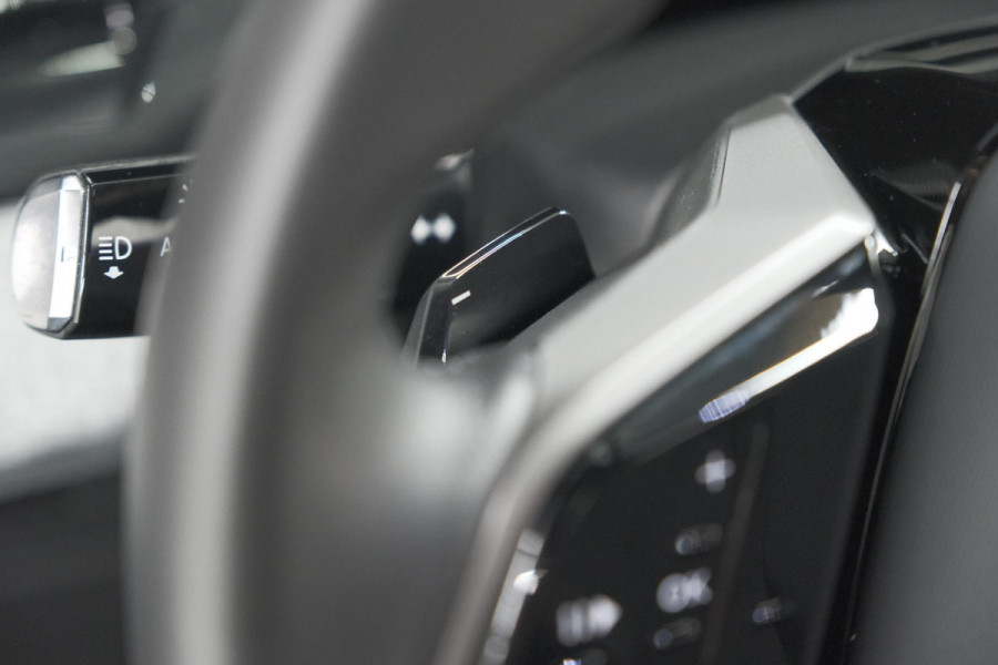 Peugeot 5008 1.2 Hybrid 136 Allure | Panoramic Navigation pack | Pack Seat | 7 Zitplaatsen | Camera | Navigatie | Apple Carplay