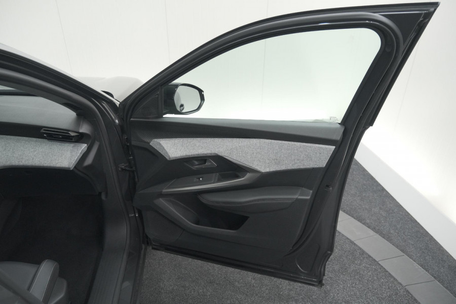 Peugeot 5008 1.2 Hybrid 136 Allure | Panoramic Navigation pack | Pack Seat | 7 Zitplaatsen | Camera | Navigatie | Apple Carplay