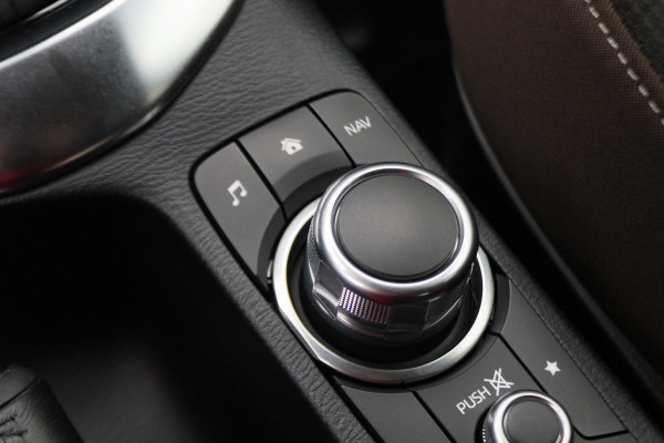 Mazda 2 1.5 Skyactiv-G Style Selected Camera, Airco, Trekhaak, Apple CarPlay, Cruise, 16"