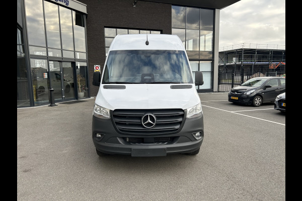 Mercedes-Benz Sprinter 317 CDI L2 H2 Pro Facelift / MBUX / Camera / Geveerde stoel / Cruise control / Airco / 270 Graden achterdeuren