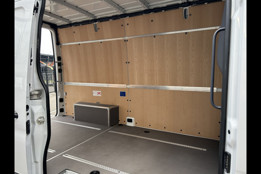Mercedes-Benz Sprinter 317 CDI L2 H2 Pro Facelift / MBUX / Camera / Geveerde stoel / Cruise control / Airco / 270 Graden achterdeuren