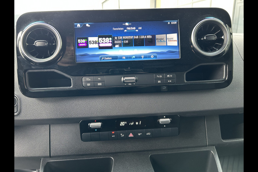 Mercedes-Benz Sprinter 317 CDI L2 H2 Pro Facelift / MBUX / Camera / Geveerde stoel / Cruise control / Airco / 270 Graden achterdeuren
