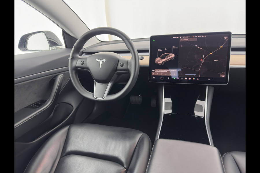 Tesla Model 3 Standard RWD Plus 60 kWh [ 3-Fase ] {SOH-86%} (INCL-BTW) Aut. *PANO | AUTO-PILOT | LEATHER | KEYLESS | FULL-LED | MEMORY-PACK | SURROUND-VIEW | DAB | CARPLAY | DIGI-COCKPIT | LANE-ASSIST | COMFORT-SEATS | 18"ALU*