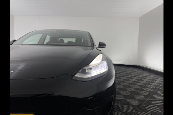Tesla Model 3 Standard RWD Plus 60 kWh [ 3-Fase ] {SOH-86%} (INCL-BTW) Aut. *PANO | AUTO-PILOT | LEATHER | KEYLESS | FULL-LED | MEMORY-PACK | SURROUND-VIEW | DAB | CARPLAY | DIGI-COCKPIT | LANE-ASSIST | COMFORT-SEATS | 18"ALU*