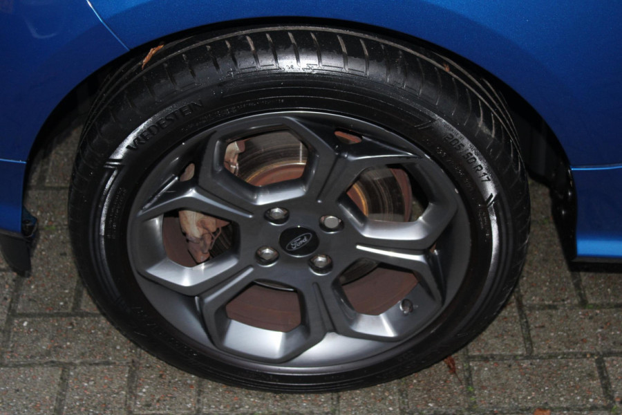 Ford EcoSport 1.0 EcoBoost ST-Line | Trekhaak | Camera | Navigatie | BLIS | B&O Sound | Winterpakket | Climate Control | Cruise Control
