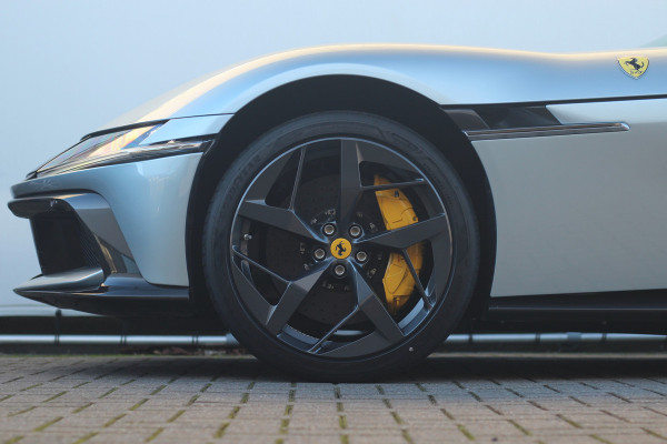 Ferrari 12Cilindri 6.5 V12 | Grigio Alloy | Full Carbon | Lift | 360