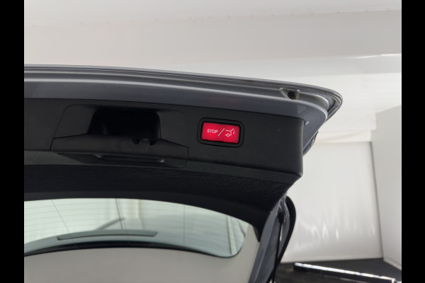 Mercedes-Benz E-Klasse Estate 300 de Luxury Line ( Plug-in ) (INCL-BTW) Aut. *LEATHER | FULL-LED | WIDESCREEN-COCKPIT | BLIND-SPOT | AMBIENT-LIGHT | HEATED-SPORTSEATS | CAMERA | DAB+ | NAVI-FULLMAP | PDC | ADAPTIVE-CRUISE | ECC | 18''ALU*