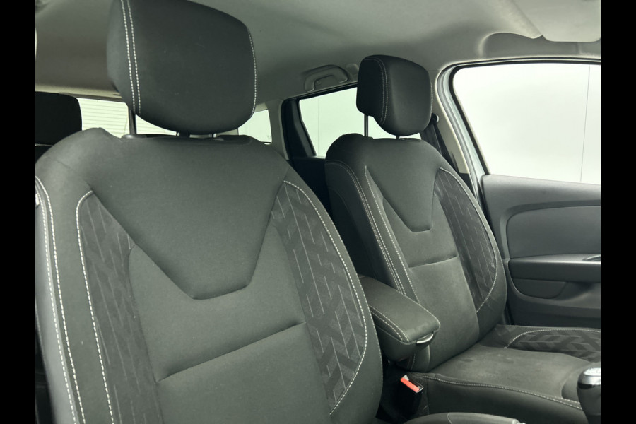 Renault Clio Estate 0.9 TCe Limited 90PK / Pdc. / Airco / Navigatie / Radio multimedia / Apk 02-2026