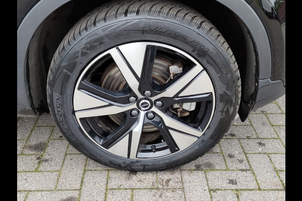Volvo XC40 Recharge P8 AWD 408pk R-Design SOH 90% Adap.Cruise Navi Ecc Camera Apple Carplay Android Auto Pdc Stoelverwarming Lmv 19" Privacy Glas Google Maps DAB+ Origineel Nederlandse Auto Nieuwprijs  €59.825,- Export - Handel