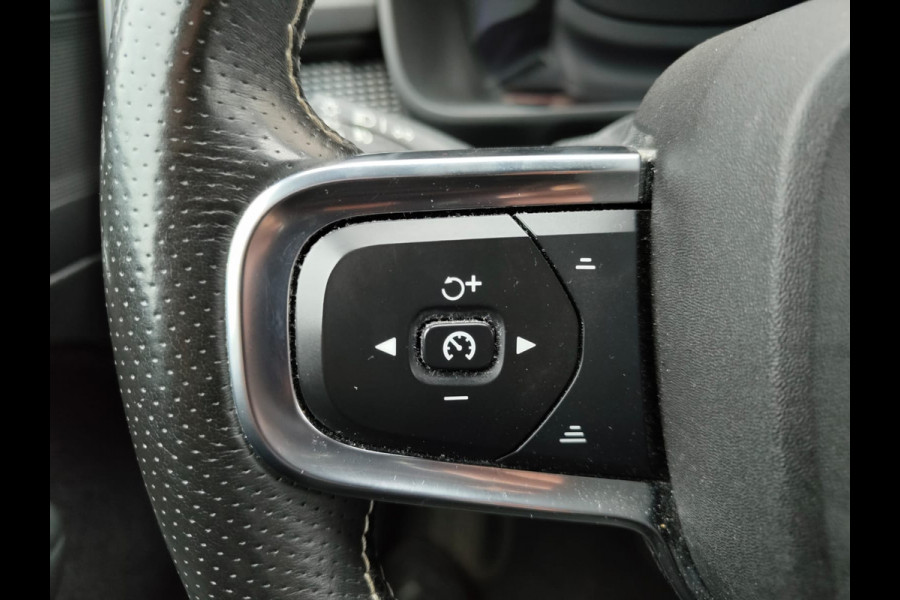 Volvo XC40 Recharge P8 AWD 408pk R-Design SOH 90% Adap.Cruise Navi Ecc Camera Apple Carplay Android Auto Pdc Stoelverwarming Lmv 19" Privacy Glas Google Maps DAB+ Origineel Nederlandse Auto Nieuwprijs  €59.825,- Export - Handel