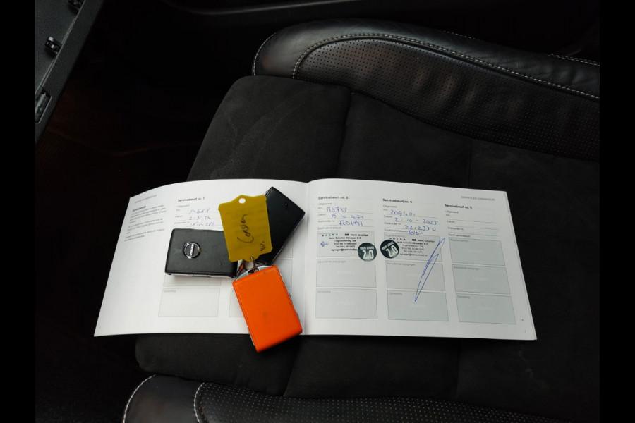 Volvo XC40 Recharge P8 AWD 408pk R-Design SOH 90% Adap.Cruise Navi Ecc Camera Apple Carplay Android Auto Pdc Stoelverwarming Lmv 19" Privacy Glas Google Maps DAB+ Origineel Nederlandse Auto Nieuwprijs  €59.825,- Export - Handel