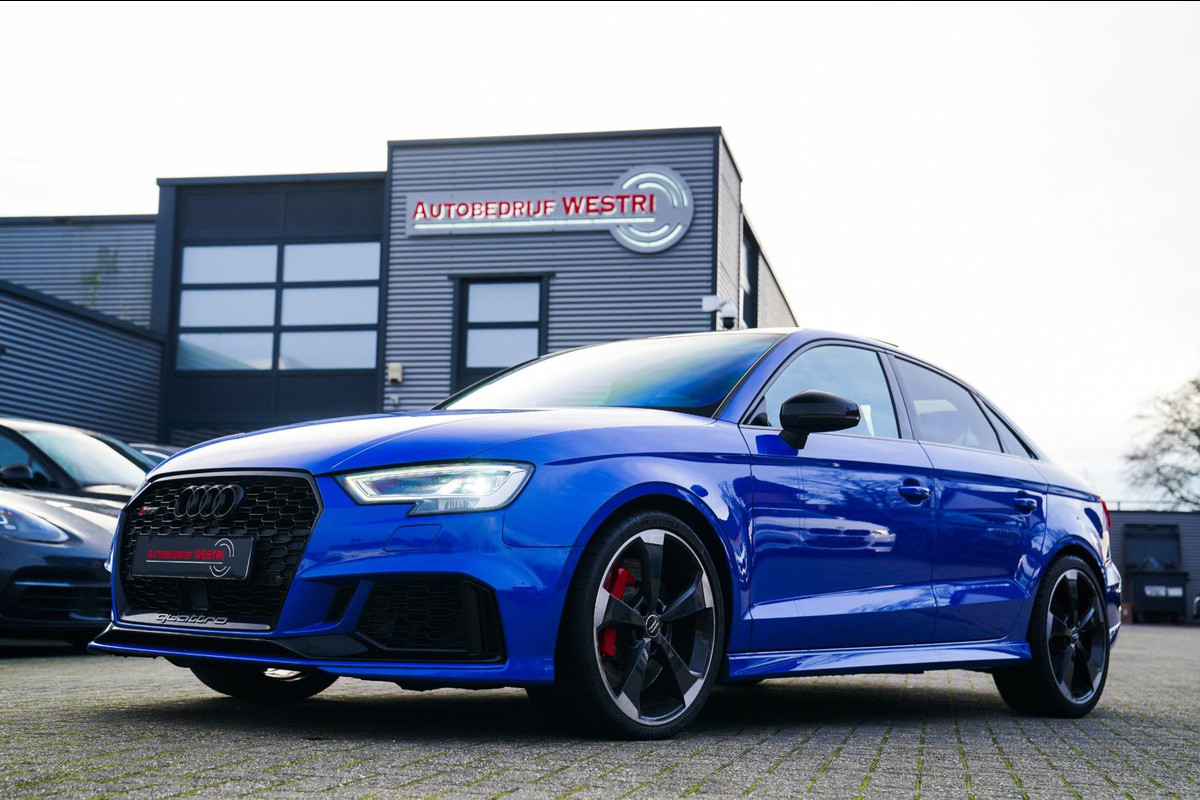 Audi RS3 Limousine 2.5 TFSI RS 3 quattro | Bang&Olufsen | Panorama | RS-zetels | Carbon | Alcantara inleg | Adaptieve cruise | NAP