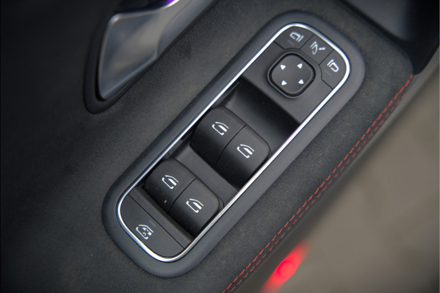 Mercedes-Benz CLA-Klasse 200 Business Solution AMG | Panoramadak | Stoelverwarming | Keyless | Memory Seats | Cruise Control | Ambiance verlichting | Camera | Parkeersensoren |