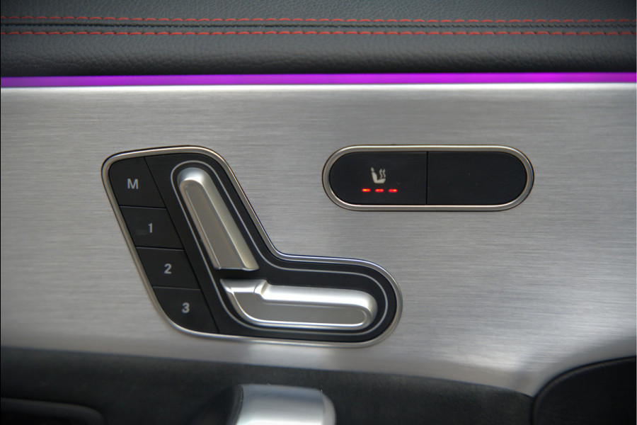 Mercedes-Benz CLA-Klasse 200 Business Solution AMG | Panoramadak | Stoelverwarming | Keyless | Memory Seats | Cruise Control | Ambiance verlichting | Camera | Parkeersensoren |